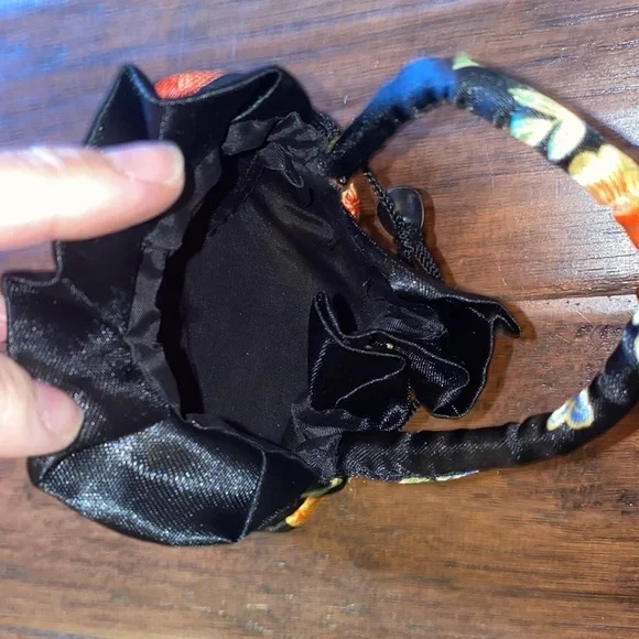 Black & floral oriental vibe souvenir from Asia kids sized purse​​ - Picture 3 of 3